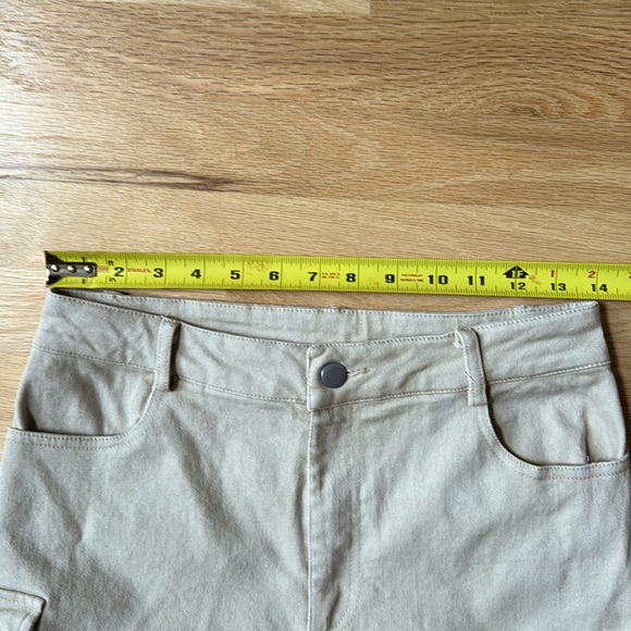 Alter’d State Size M 6 cargo khakis pants travel pockets high waist wide leg - Picture 6 of 8